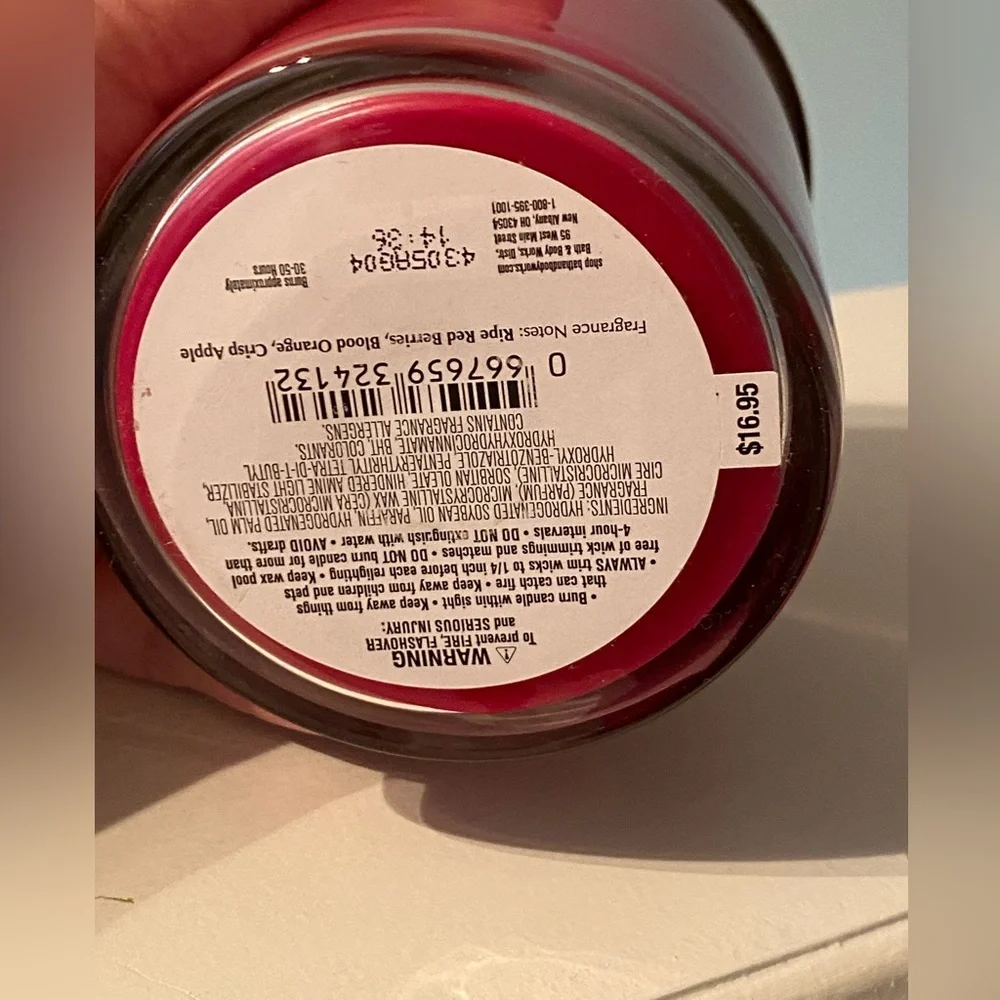 Bath & Body Works Red Candle - Bright Christmas Morning NWT